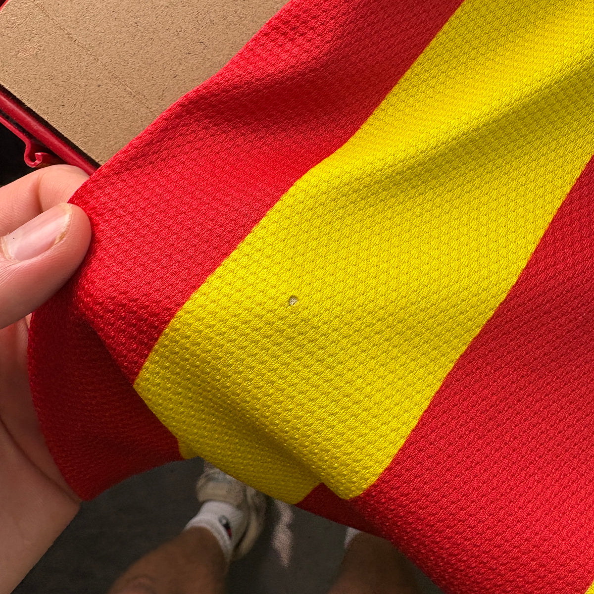 FC Barcelona 2013/15 Away Red Yellow Nike Stripe Football Shirt - M