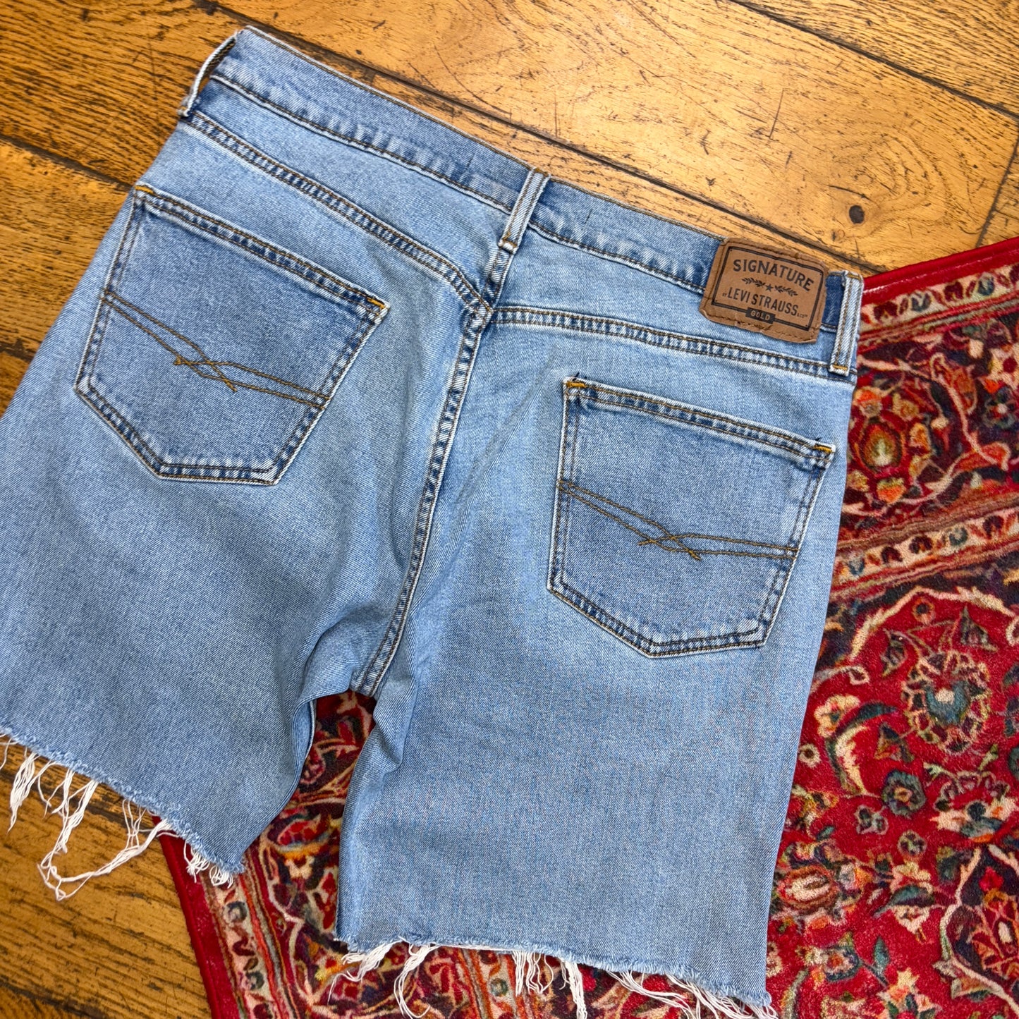 Vintage Levis Straight Blue Denim Shorts - 34