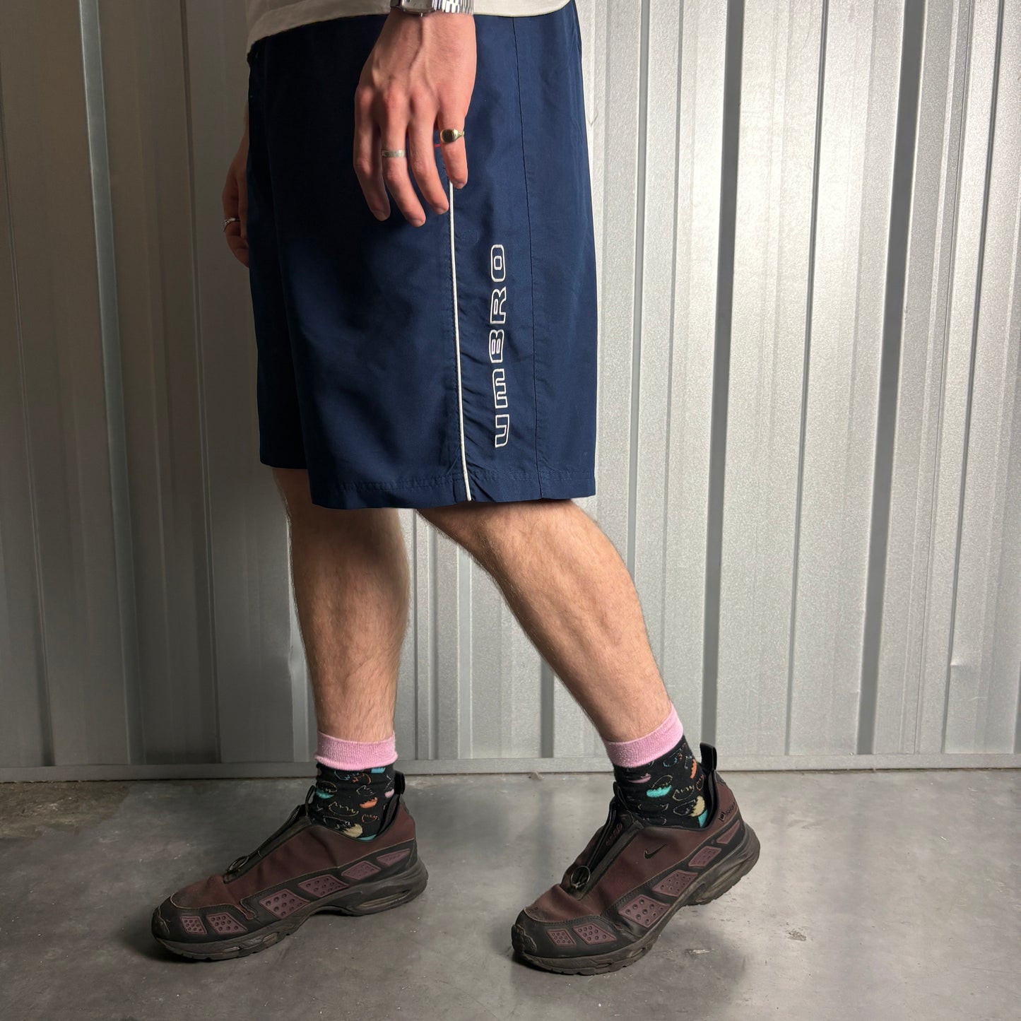 Vintage Umbro Navy Y2K 00s Embroidered Baggy Shorts - 30