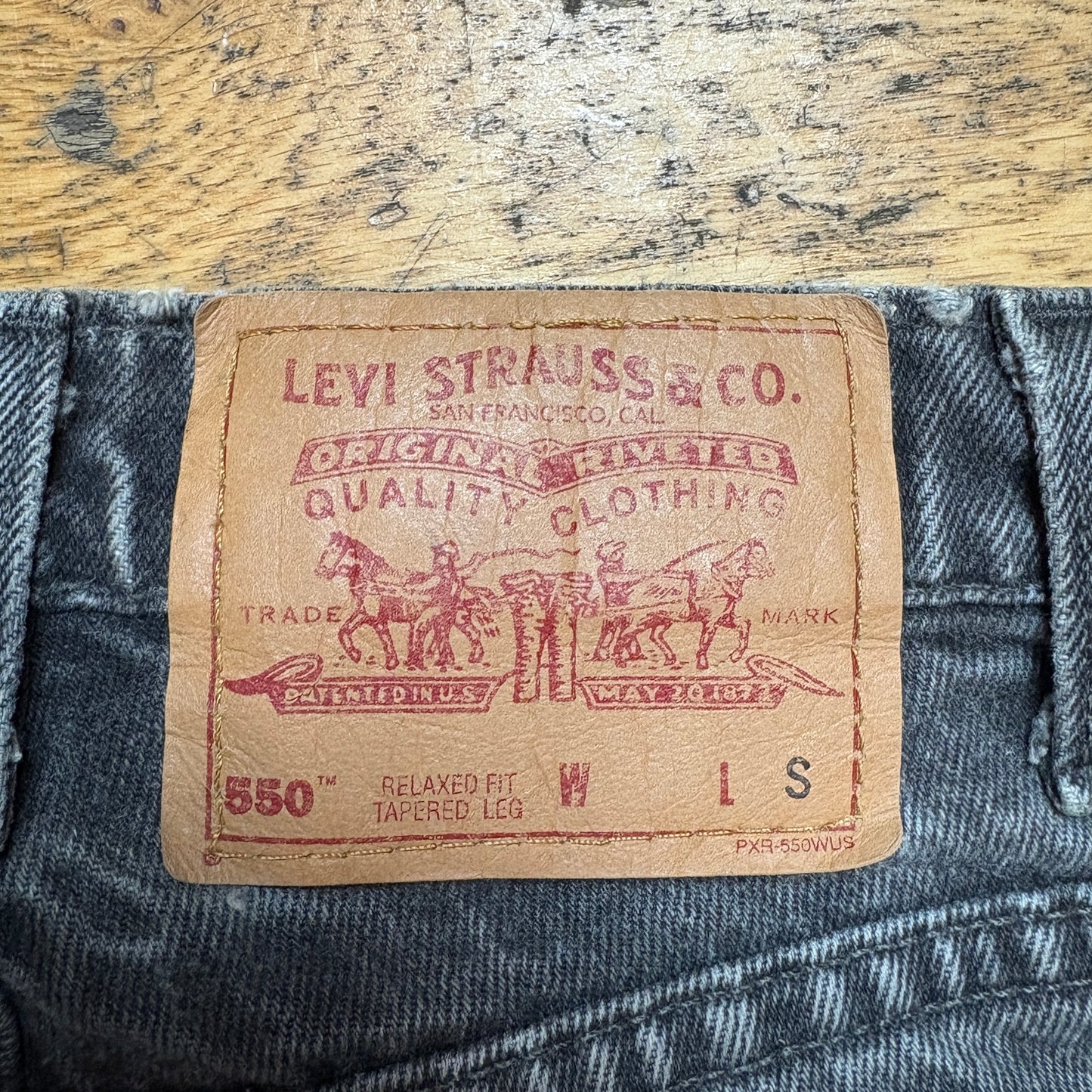 Vintage Levis 550 Womens Baggy Tapered Grey Washed Black Denim Jeans - Size 4