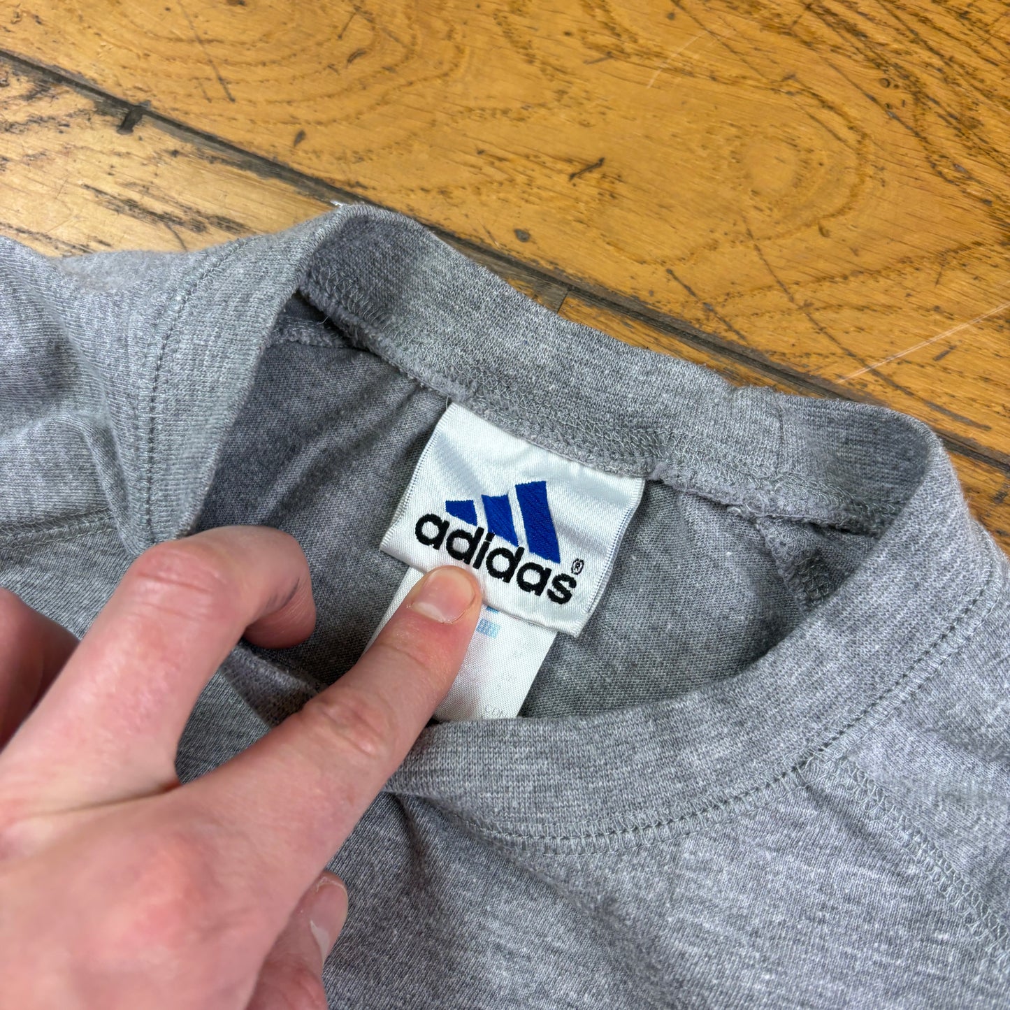 Vintage 90s Adidas Grey Graphic T-Shirt - S