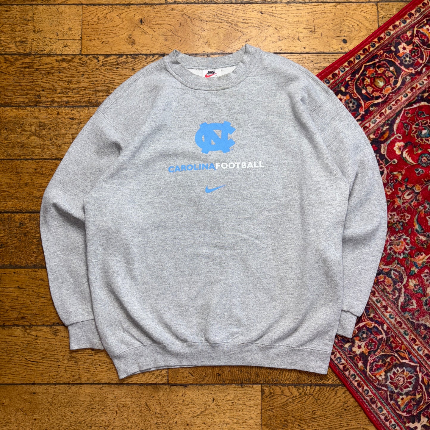Vintage 90s Nike NFL Carolina Tar Heels Centre Swoosh Grey Sweatshirt -