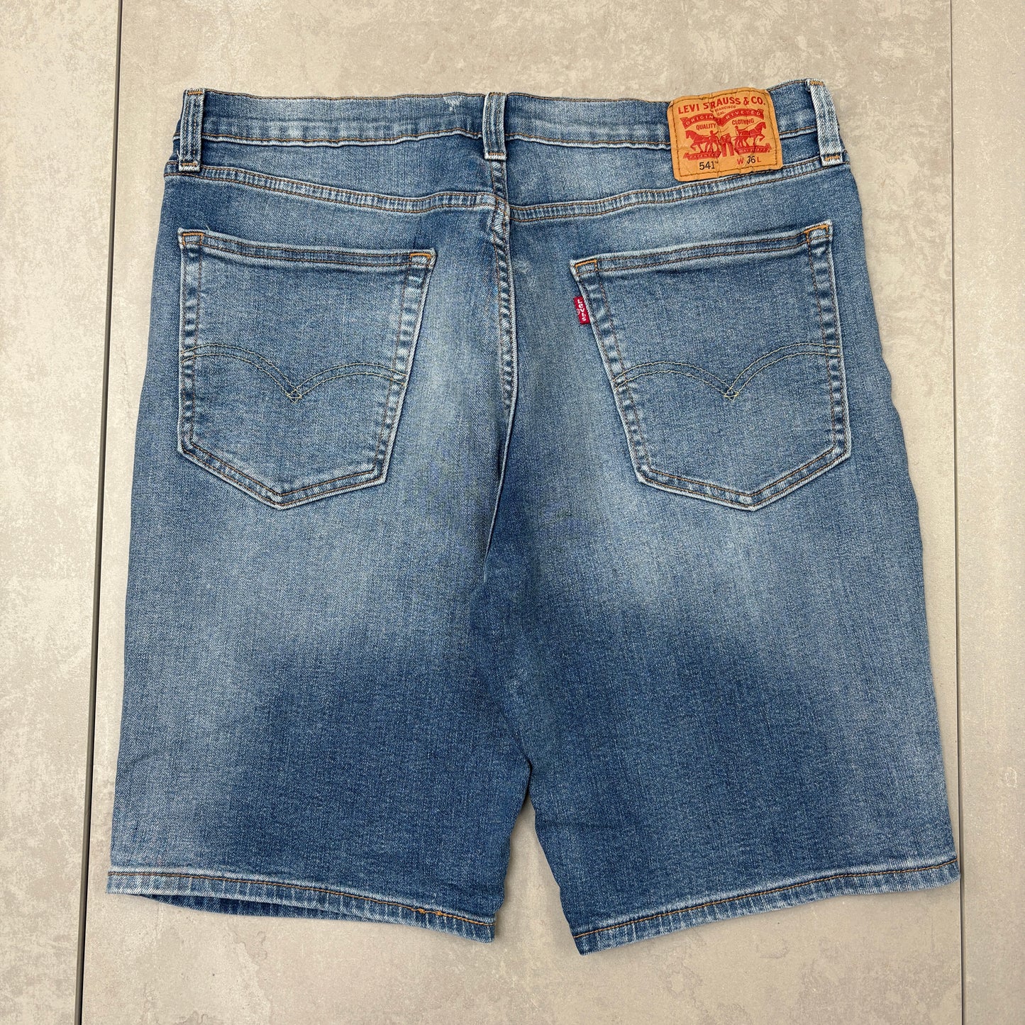 Vintage Levis 541 Baggy Blue Denim Shorts - 36