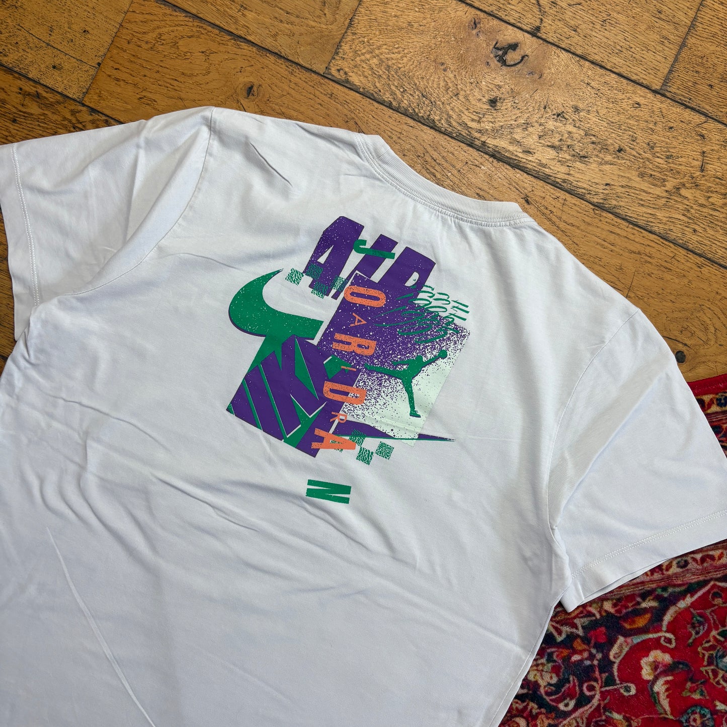 Vintage Nike Jordan White Graphic T-Shirt - M