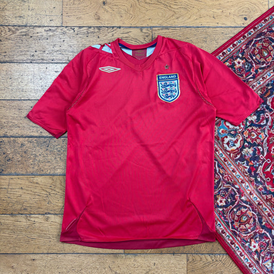 Vintage Umbro England 06/08 Football Shirt Red T-Shirt - S