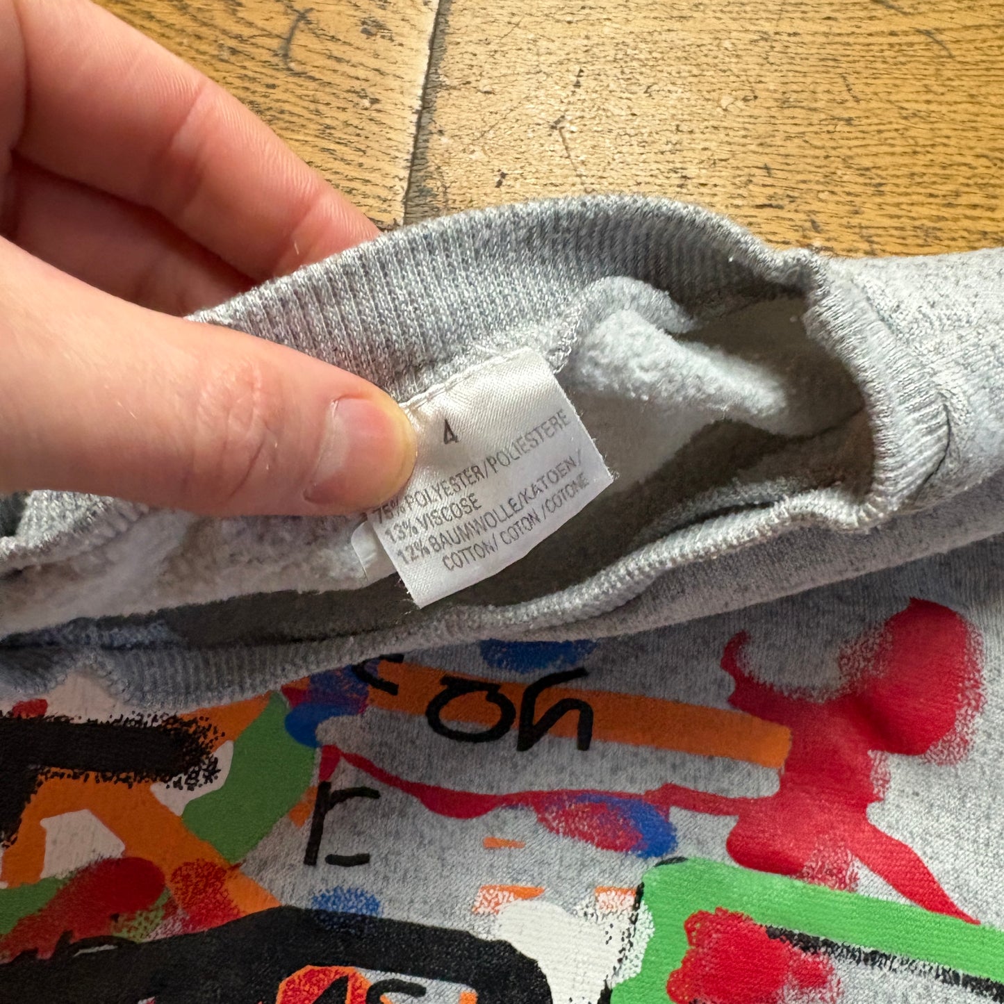 Vintage 90s Graphic Grey Boxy Cropped Sweatshirt - S