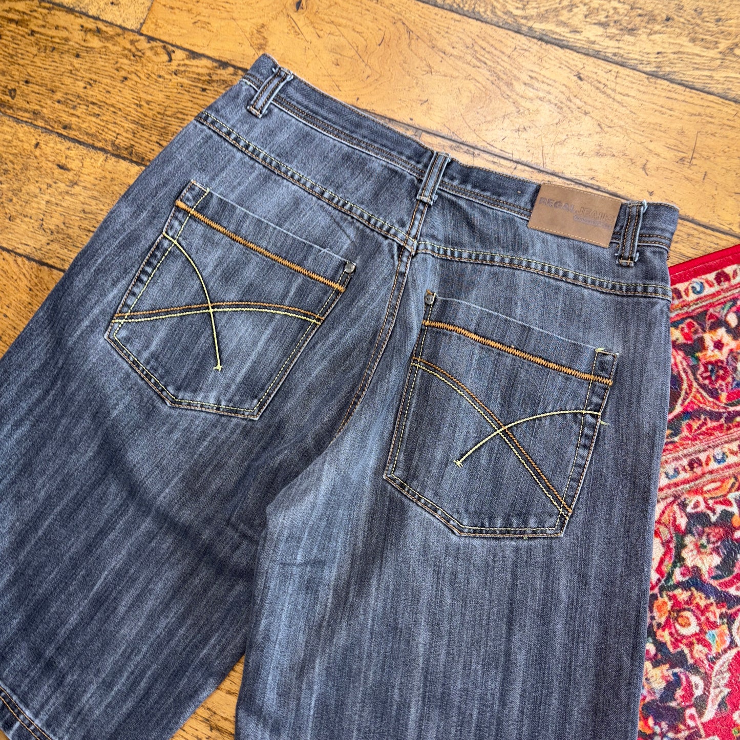 Vintage Regal Grey Embroidered Y2K Hip Hop Baggy Jeans Shorts Jorts - 36