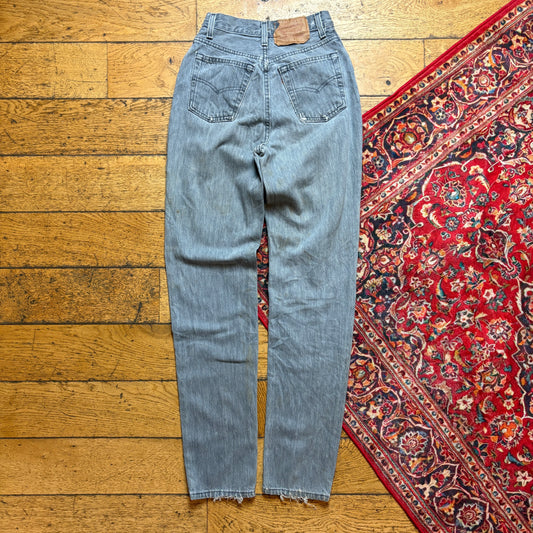 Vintage Levis Womens Grey Tapered Denim Jeans - Size 6