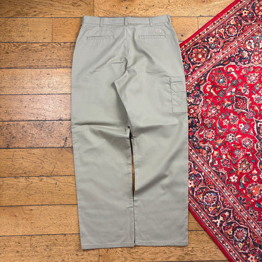 Vintage Dickies 874 Cream Baggy Cargo Skate Trousers - 32