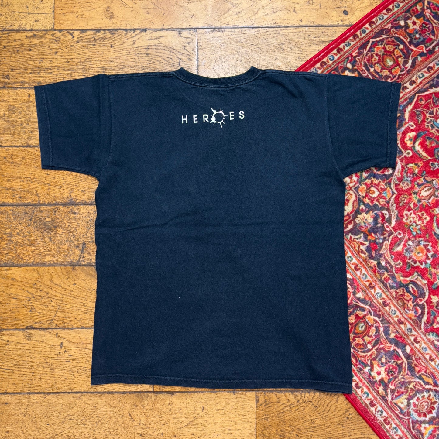 Vintage Heroes Tv Show Black 00s Graphic T-Shirt - XS
