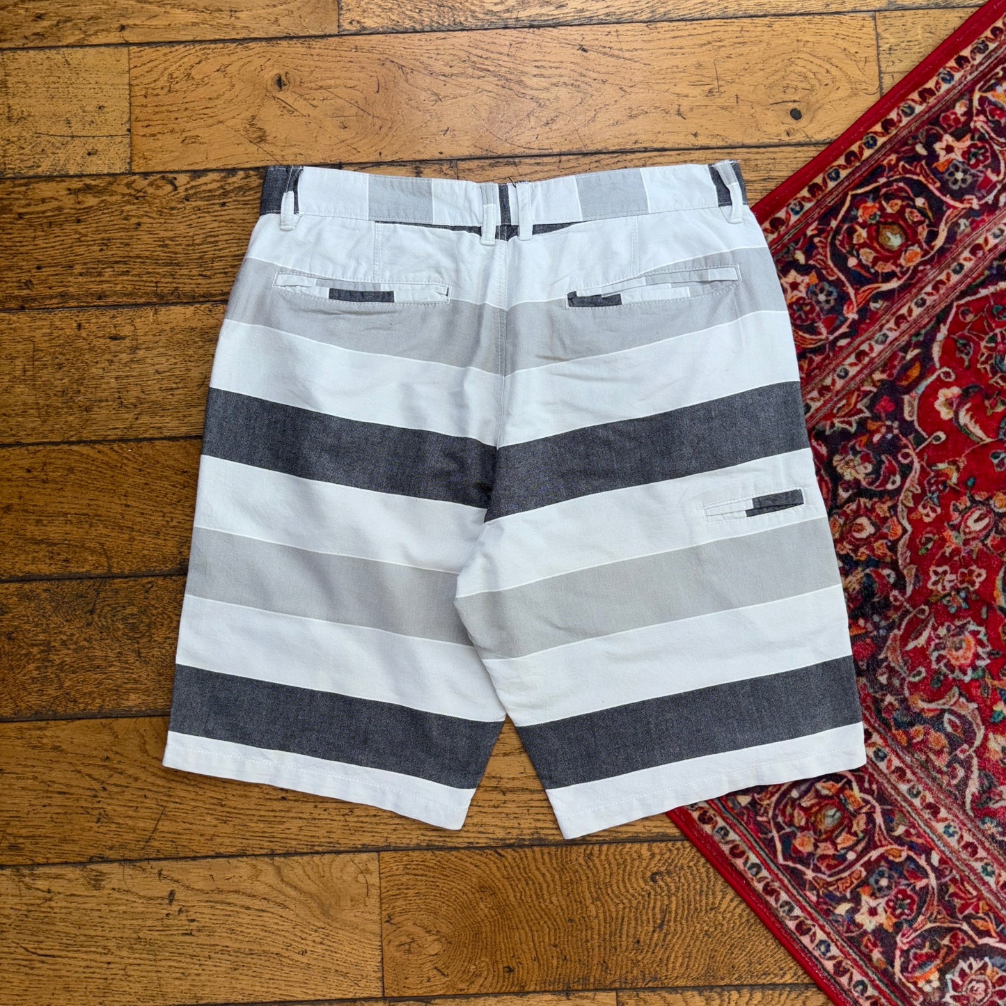 Vintage Oakley Embroidered White Grey Stripe Straight Shorts Jorts - 34