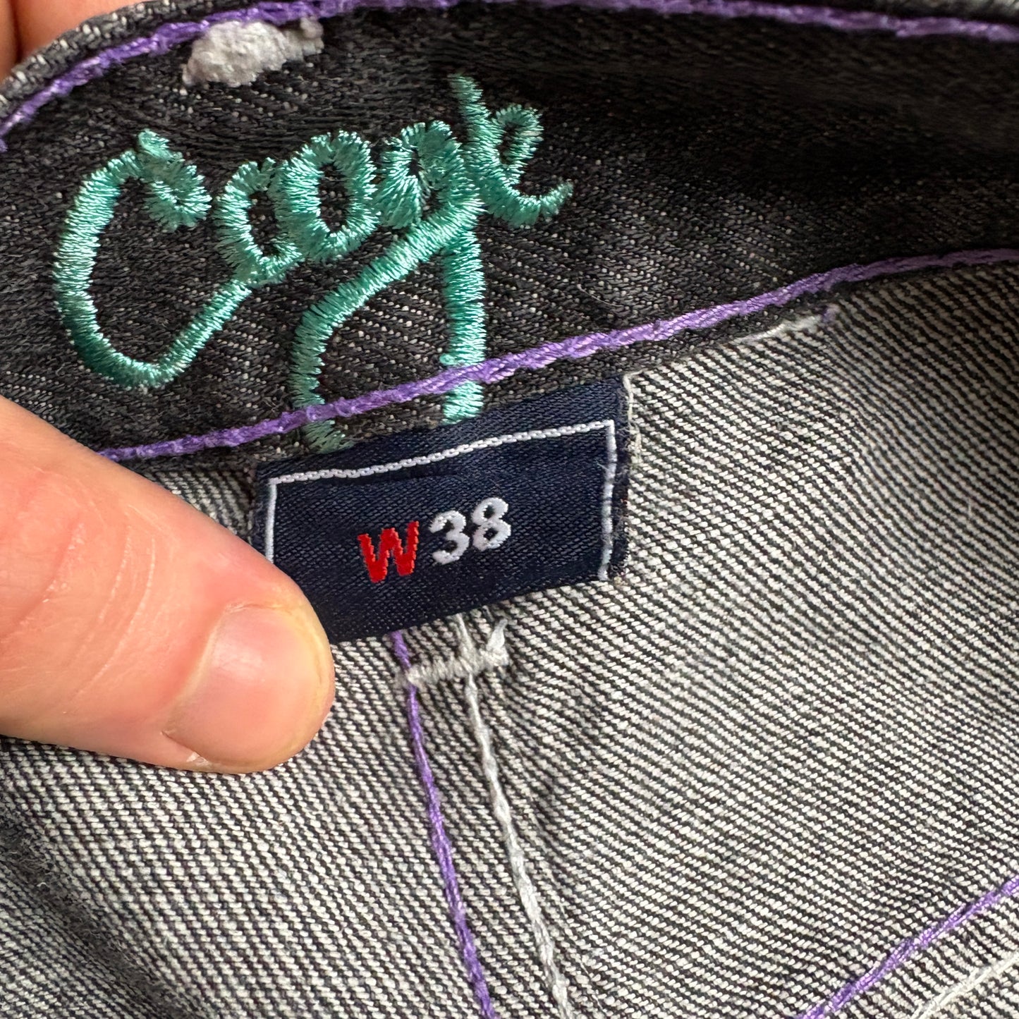 Vintage Coogi Black Embroidered Y2K Hip Hop Baggy Jeans - 38