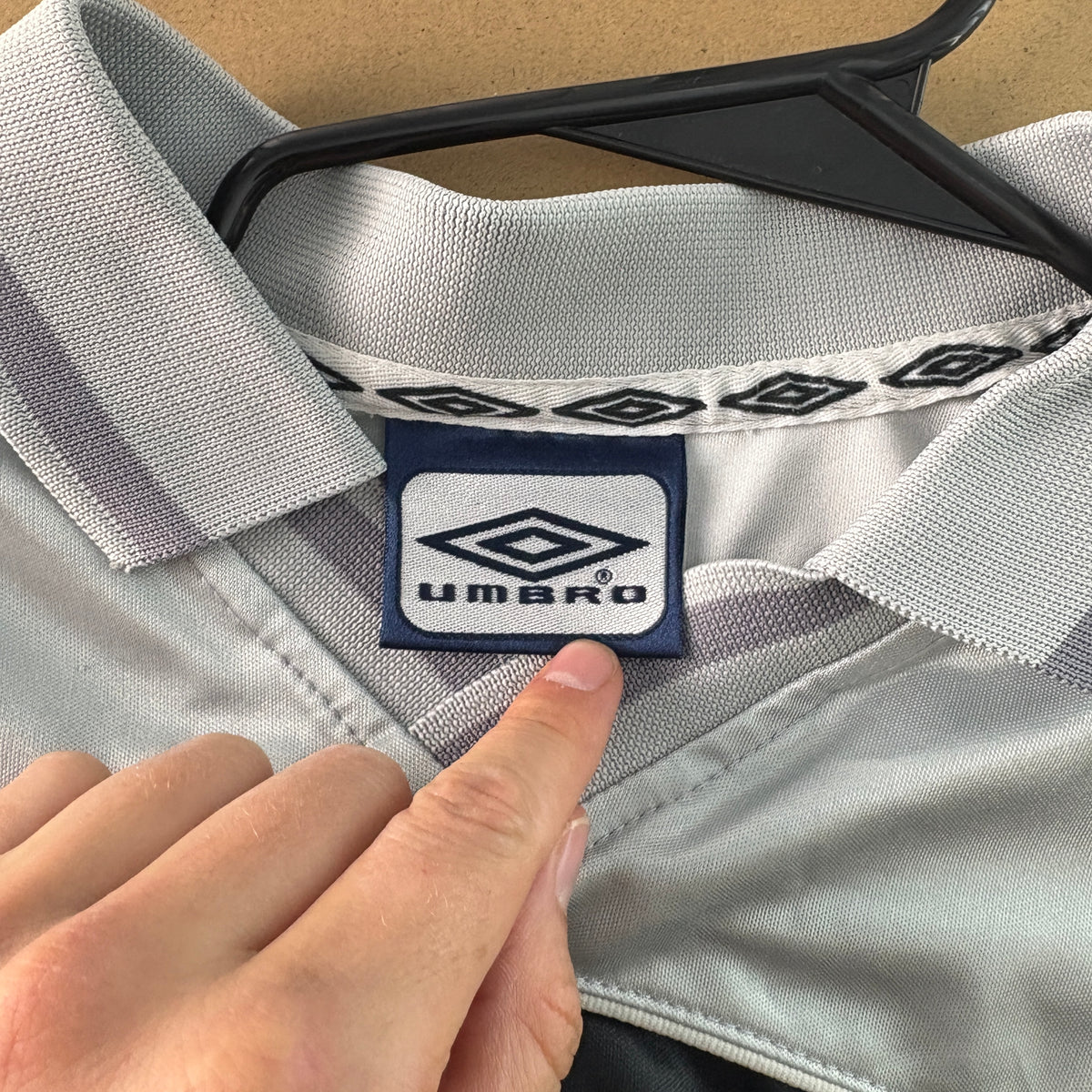 Vintage Umbro 00s Y2K Grey Black Stripe Rugby Polo Shirt - S