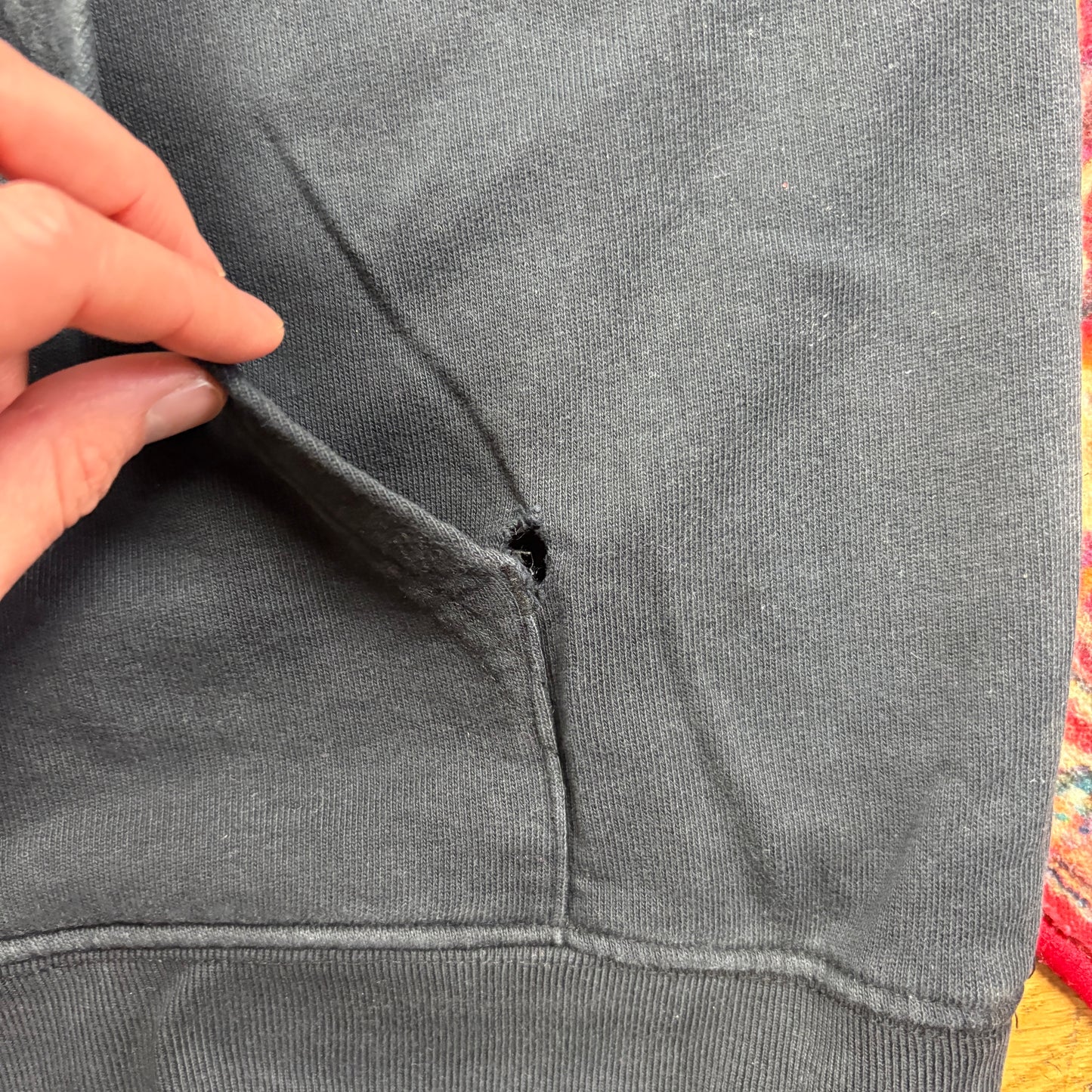 Vintage Carhartt Black Hoodie Spellout Sweatshirt - L