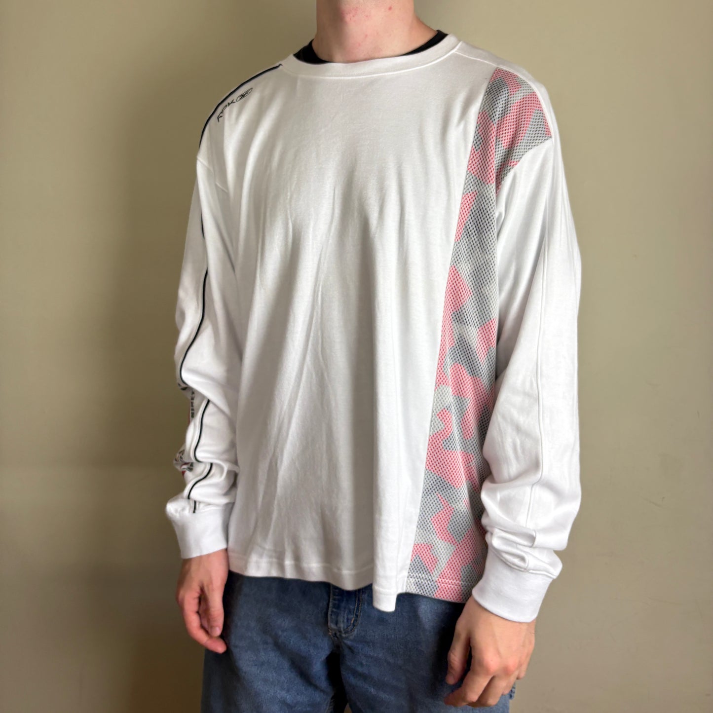 Vintage Reebok White Long Sleeve Graphic T-Shirt - XL