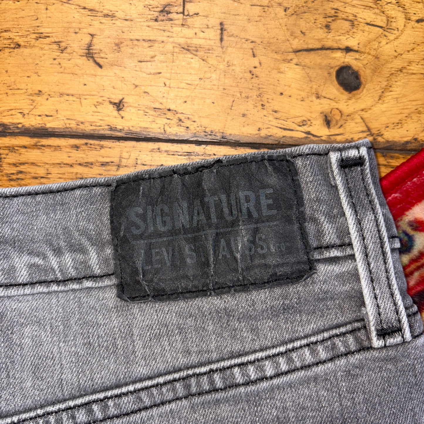 Vintage Levis Grey Baggy Denim Shorts - 34