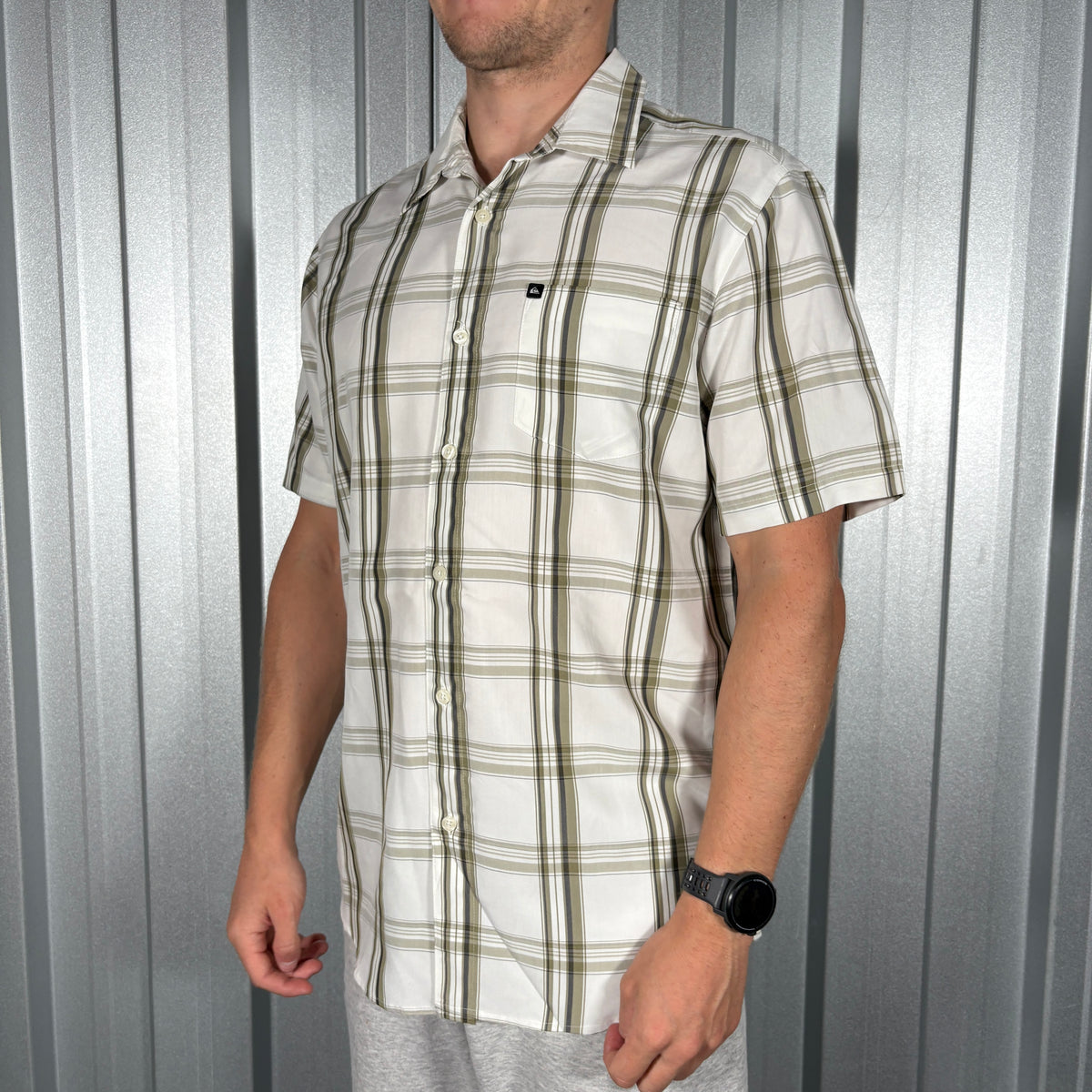 Quiksilver White Check Plaid Short Sleeve Shirt - M