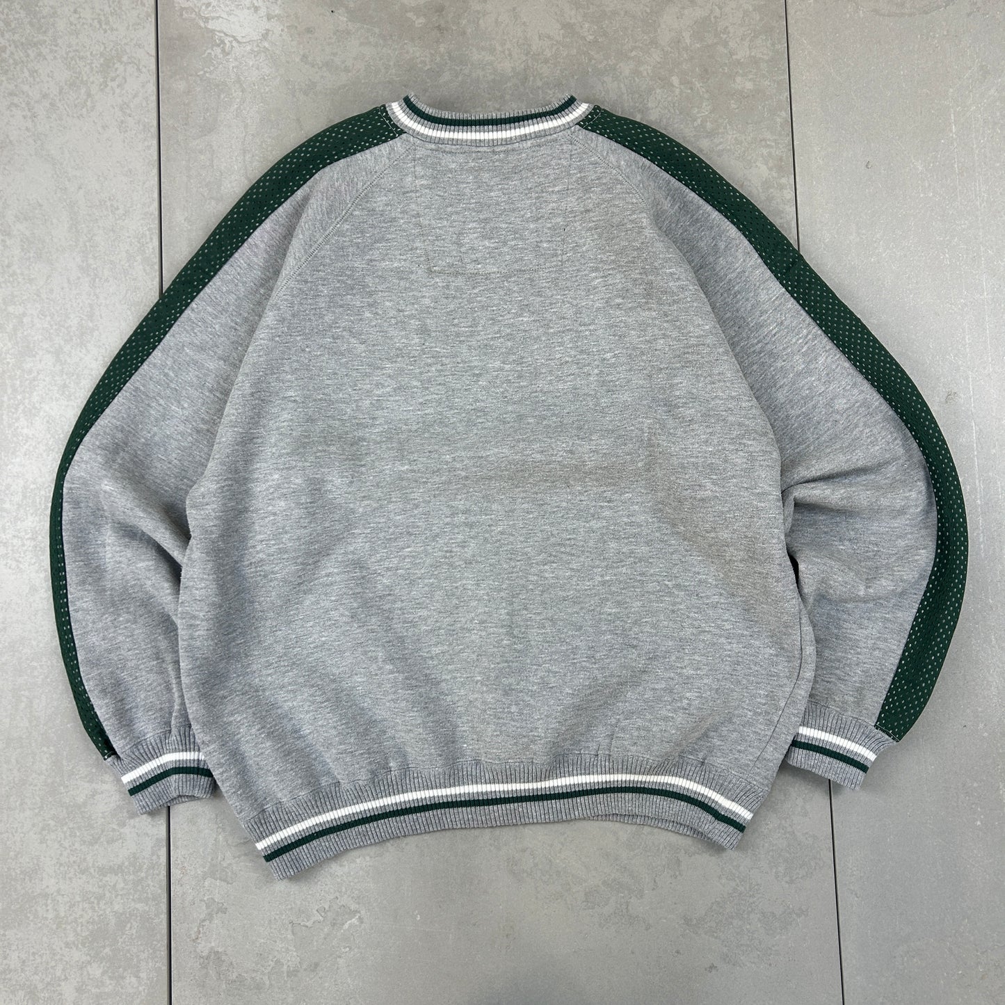 Vintage 90s NFL Green Bay Packers Embroidered Grey and Green Sweatshirt - M