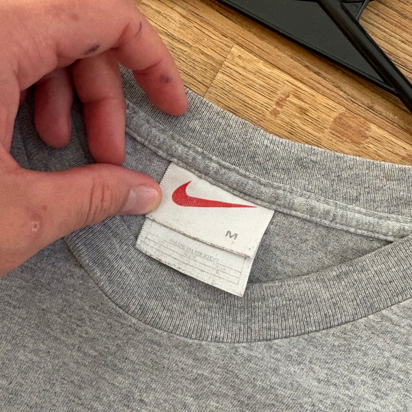Vintage 90s Nike Grey Embroidered Swoosh T-Shirt - M