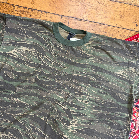 Vintage Realtree Green Camo T-Shirt - XL