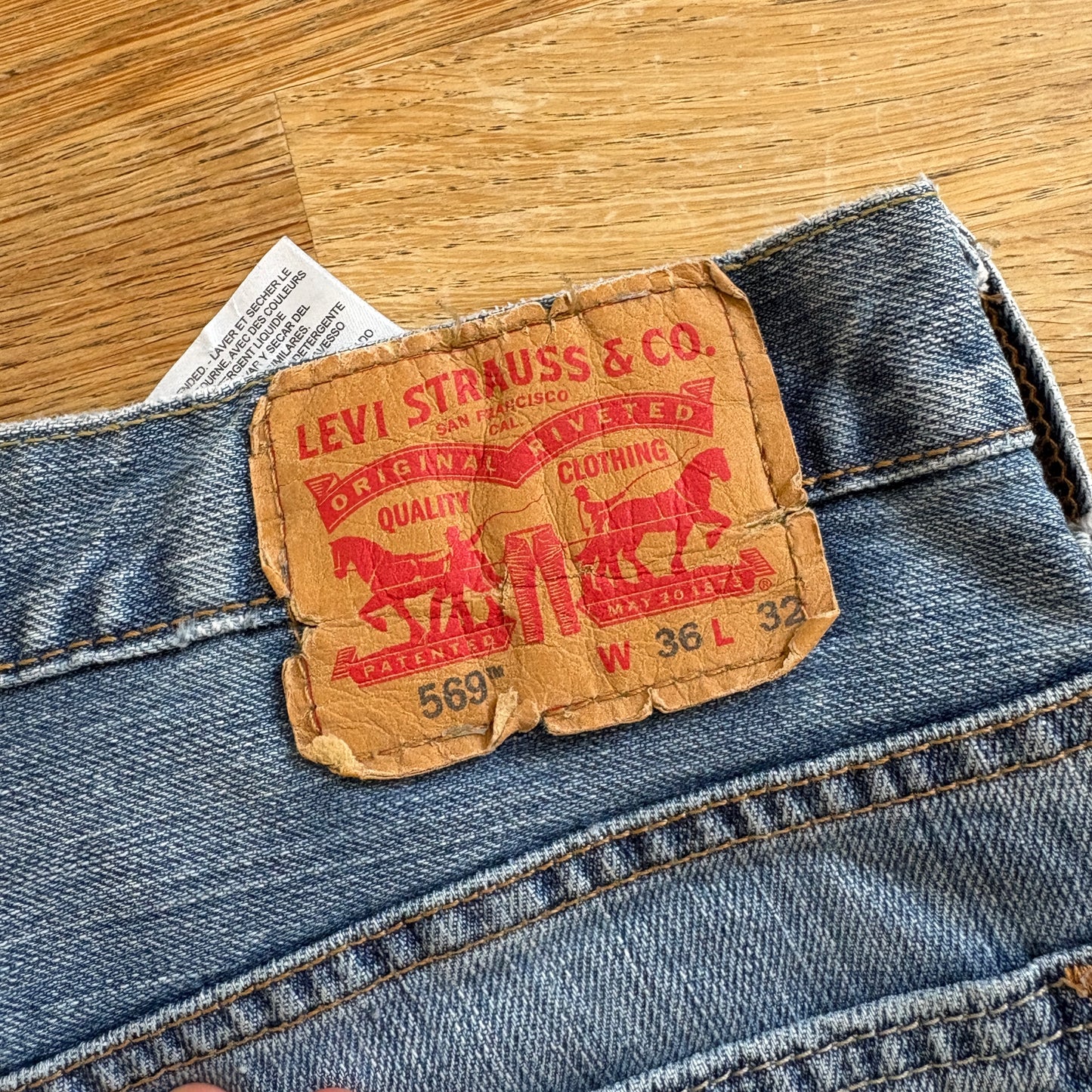 Vintage Levis 569 Baggy Blue Denim Jeans - 38R