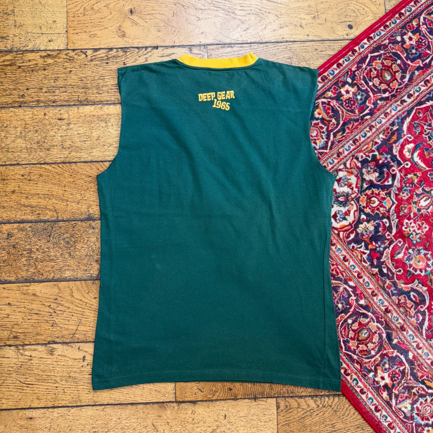 Vintage Brazil Green Deep Gear Graphic Vest T-Shirt - S