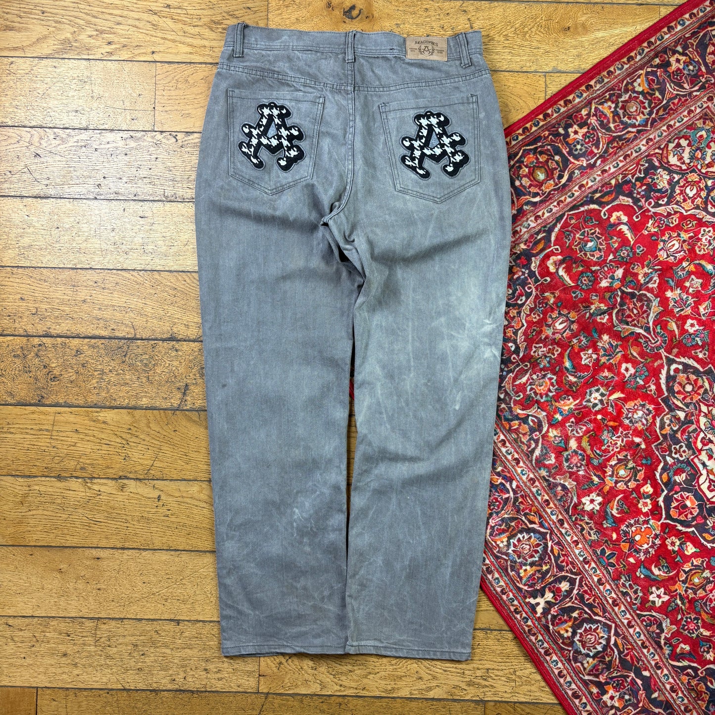 Vintage Akademiks Grey Embroidered Y2K Hip Hop Baggy Jeans - 36