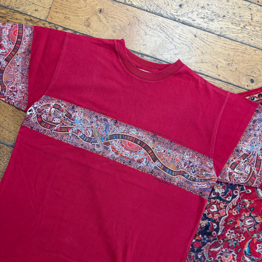 Vintage Red Pattern Australia Single Stitch Graphic T-Shirt - M