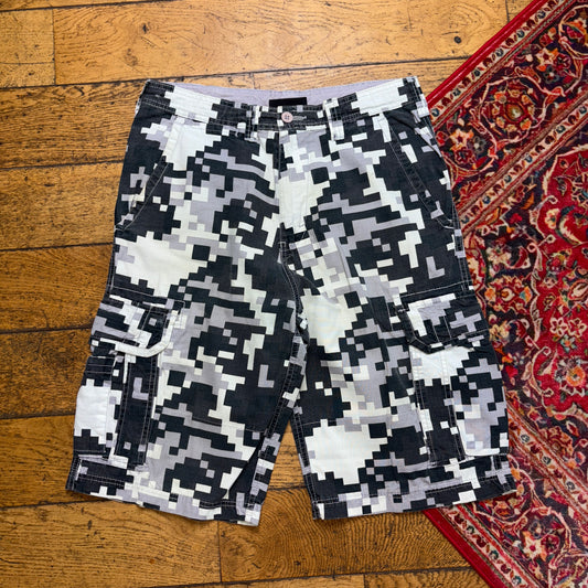 Vintage White Black Grey Digi Camo Cargo Baggy Shorts Foot Locker - 33