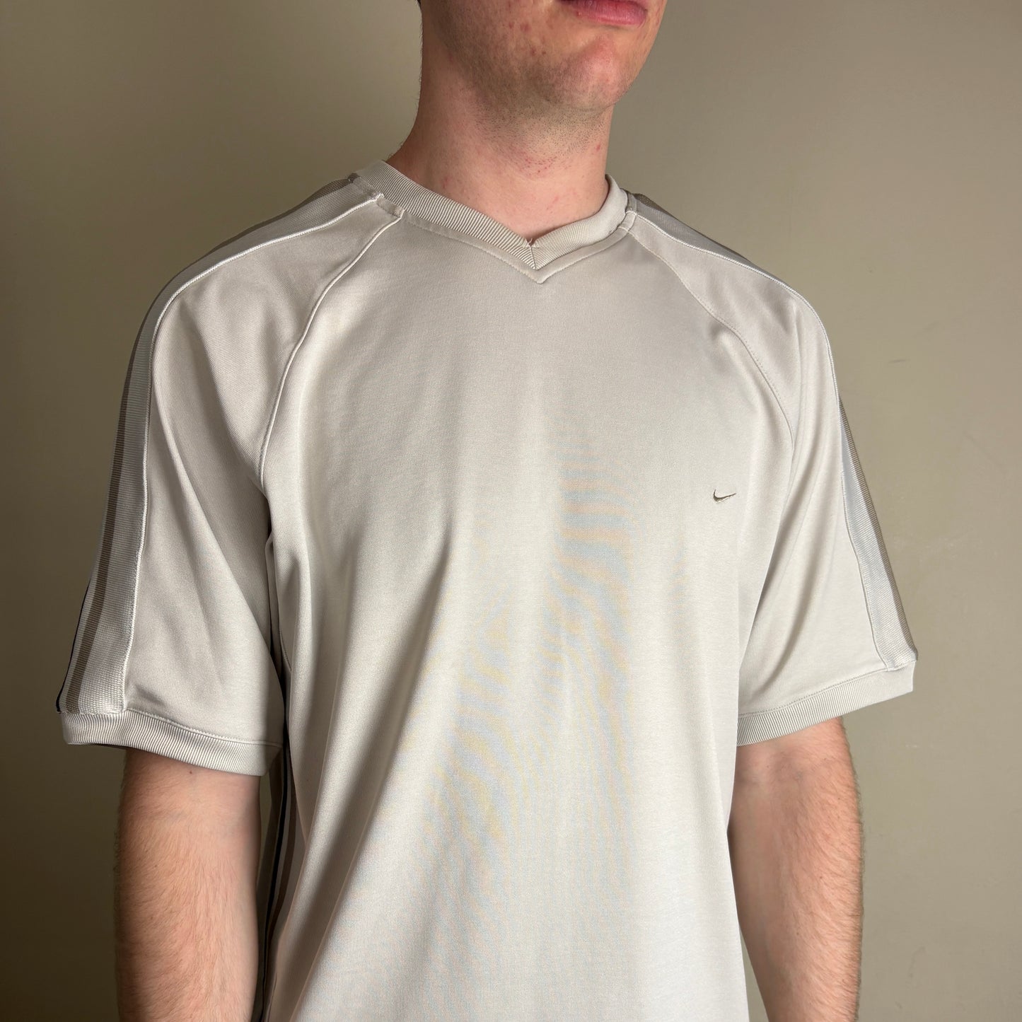 Vintage Nike Y2K Cream Swoosh Embroidered T-Shirt - L