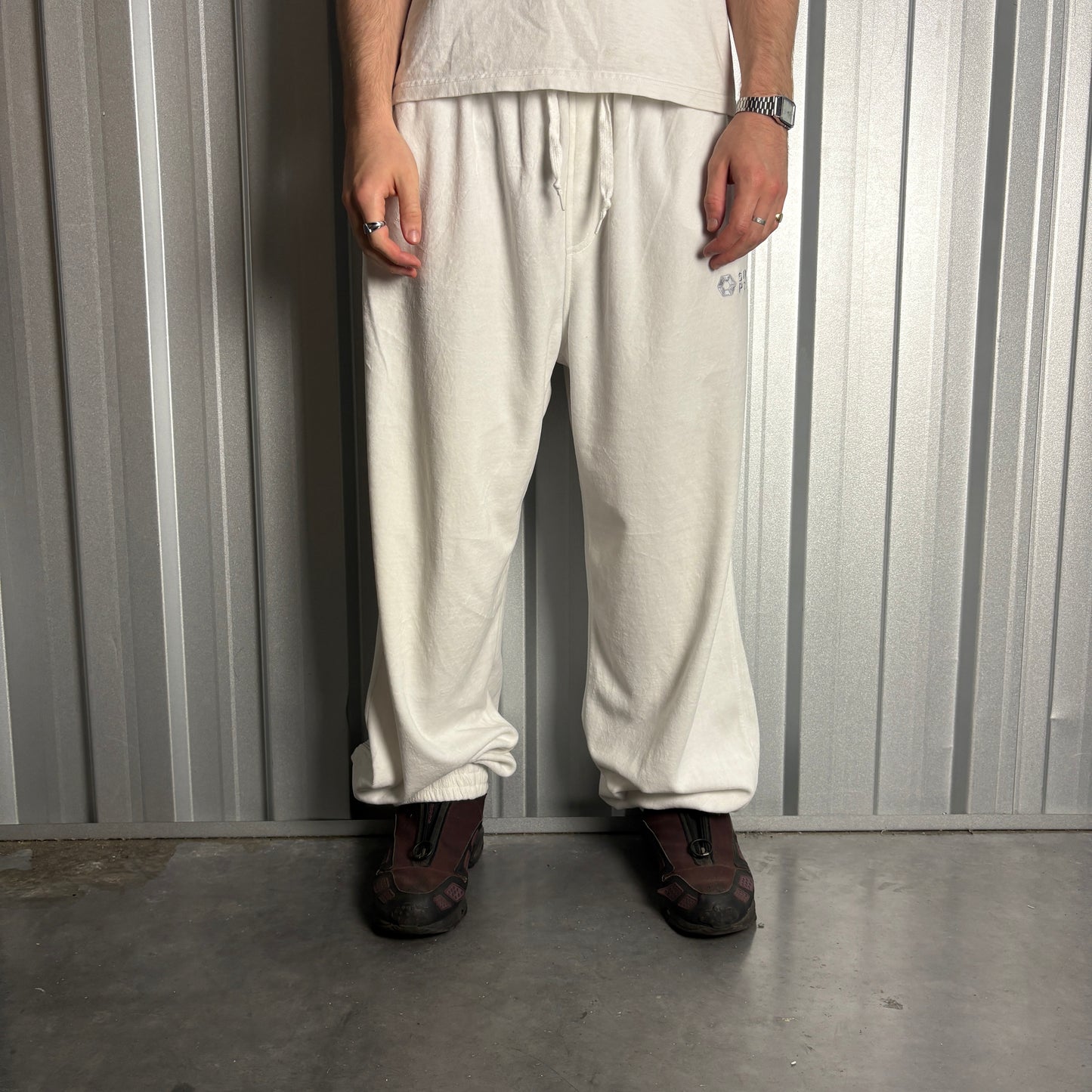 Vintage Southpole White Embroidered Y2K Hip Hop Baggy Sweatpants Joggers - 36L