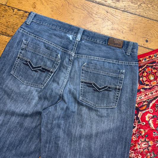 Vintage Urban Blue Embroidered Y2K Hip Hop Baggy Jeans Shorts Jorts - 38