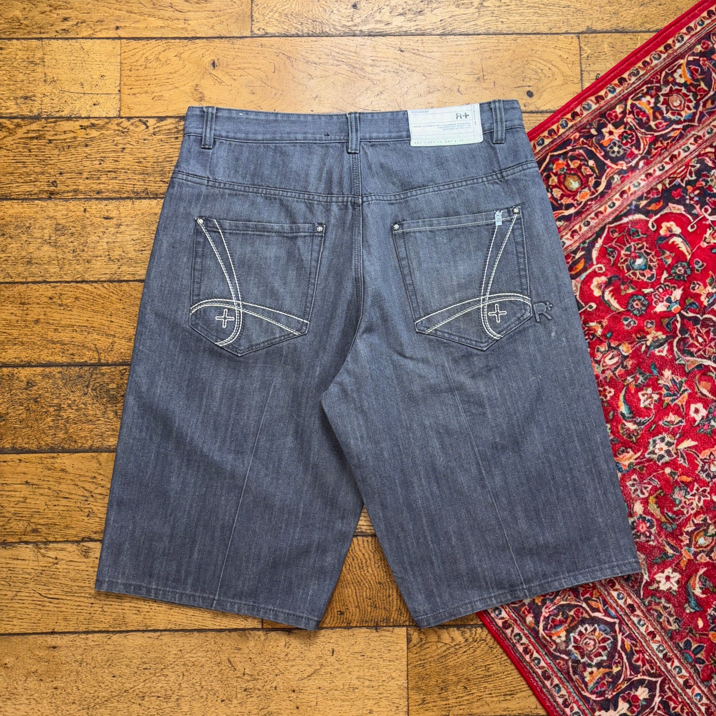Vintage Rocawear Grey Embroidered Y2K Hip Hop Baggy Jeans Shorts Jorts - 40