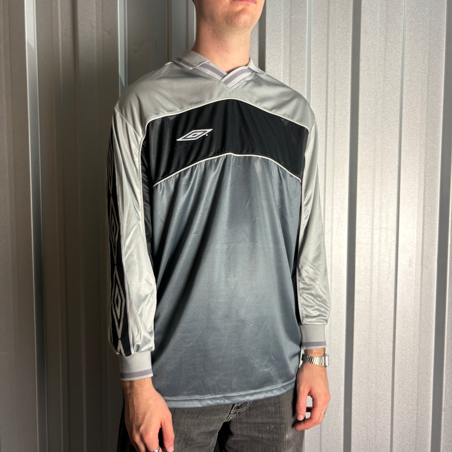 Vintage Umbro 00s Y2K Grey Black Stripe Rugby Polo Shirt - S