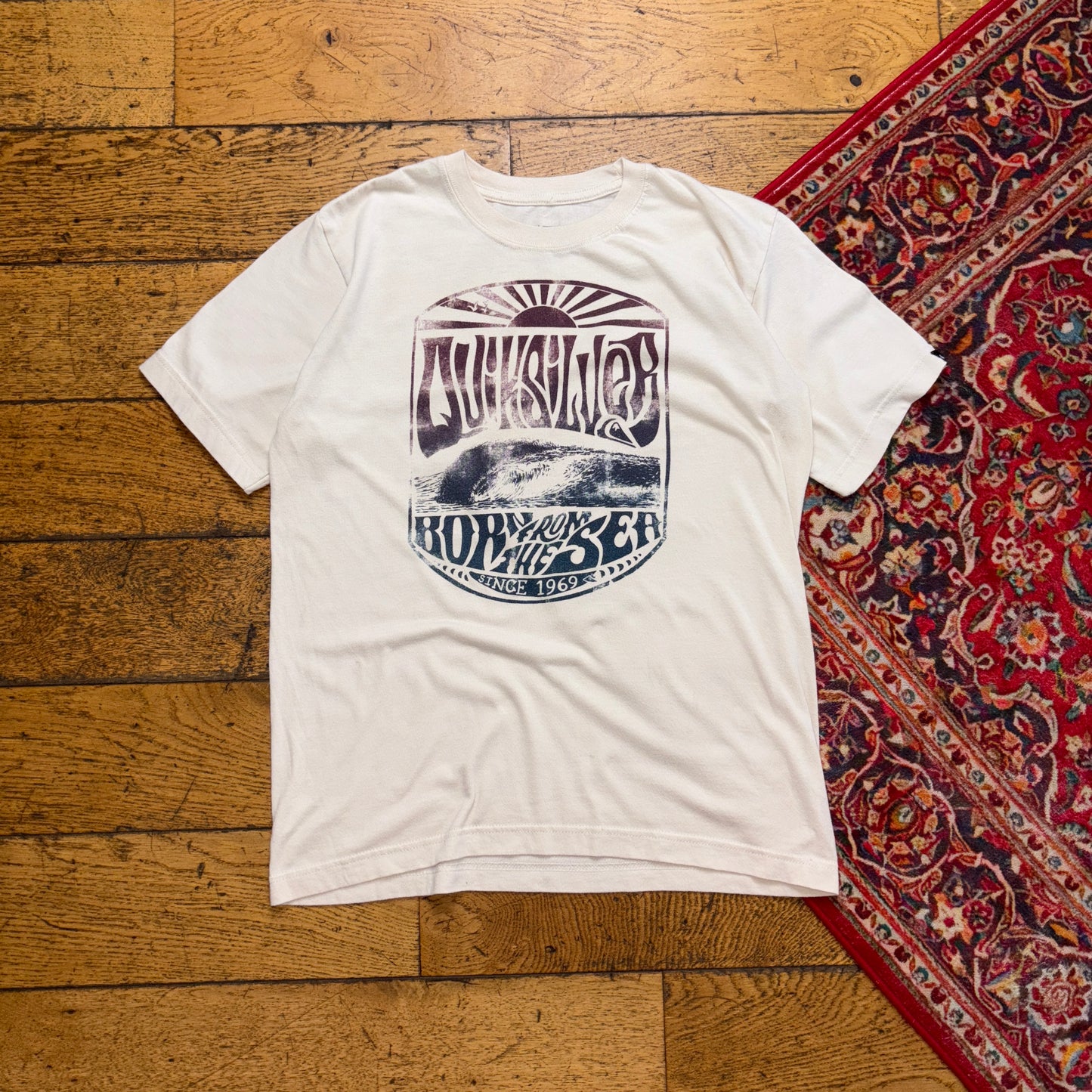 Vintage Quiksilver Cream Surfwear Graphic T-Shirt - XS