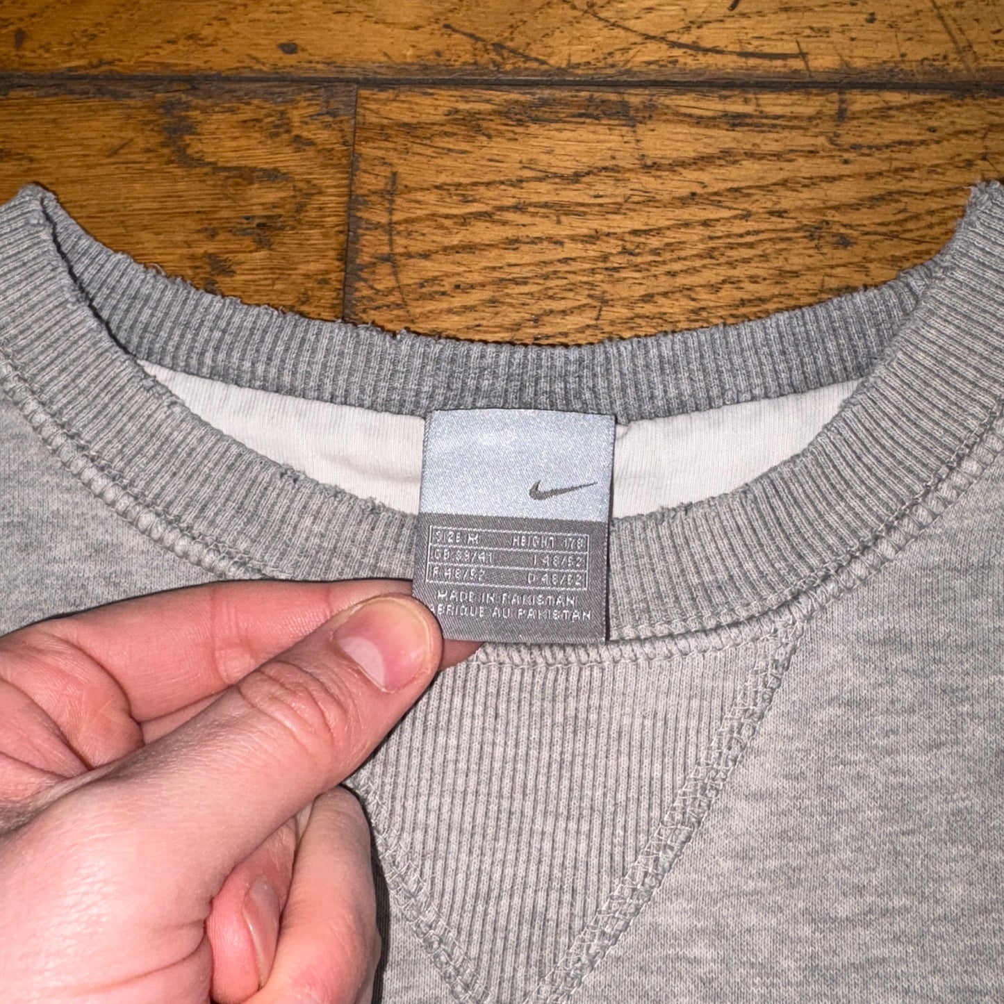 Vintage Nike Y2K Grey Swoosh Embroidered Sweatshirt - M