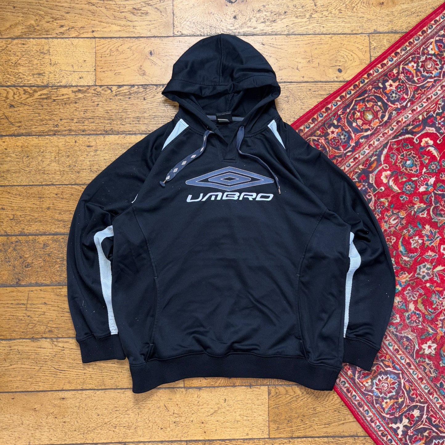 Vintage Umbro Black Embroidered Hoodie Y2K Sweatshirt - L
