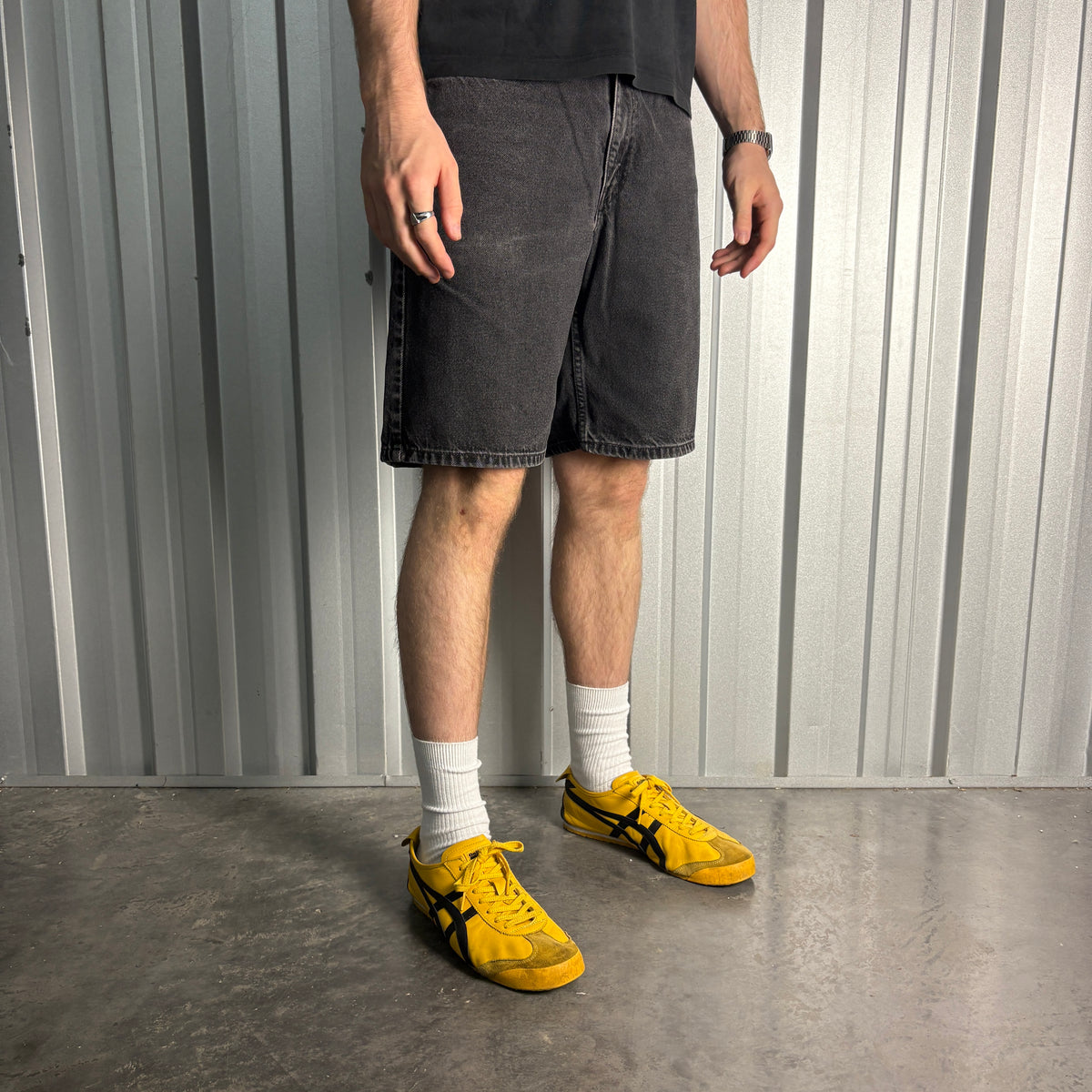 Levis 550 Black Baggy Denim Shorts - 34