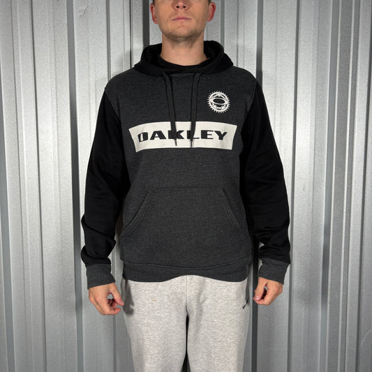 Oakely Grey Black Sweatshirt Hoodie - M