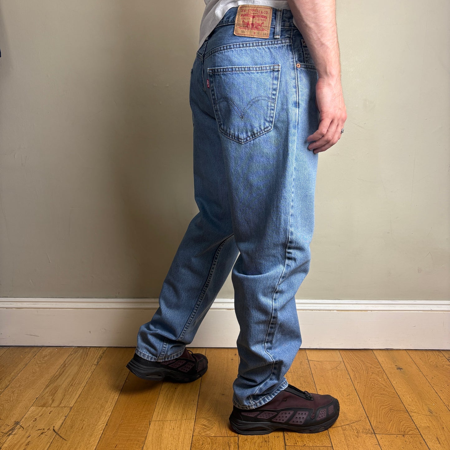 Vintage Levis 550 Baggy Blue Denim Jeans - 36L