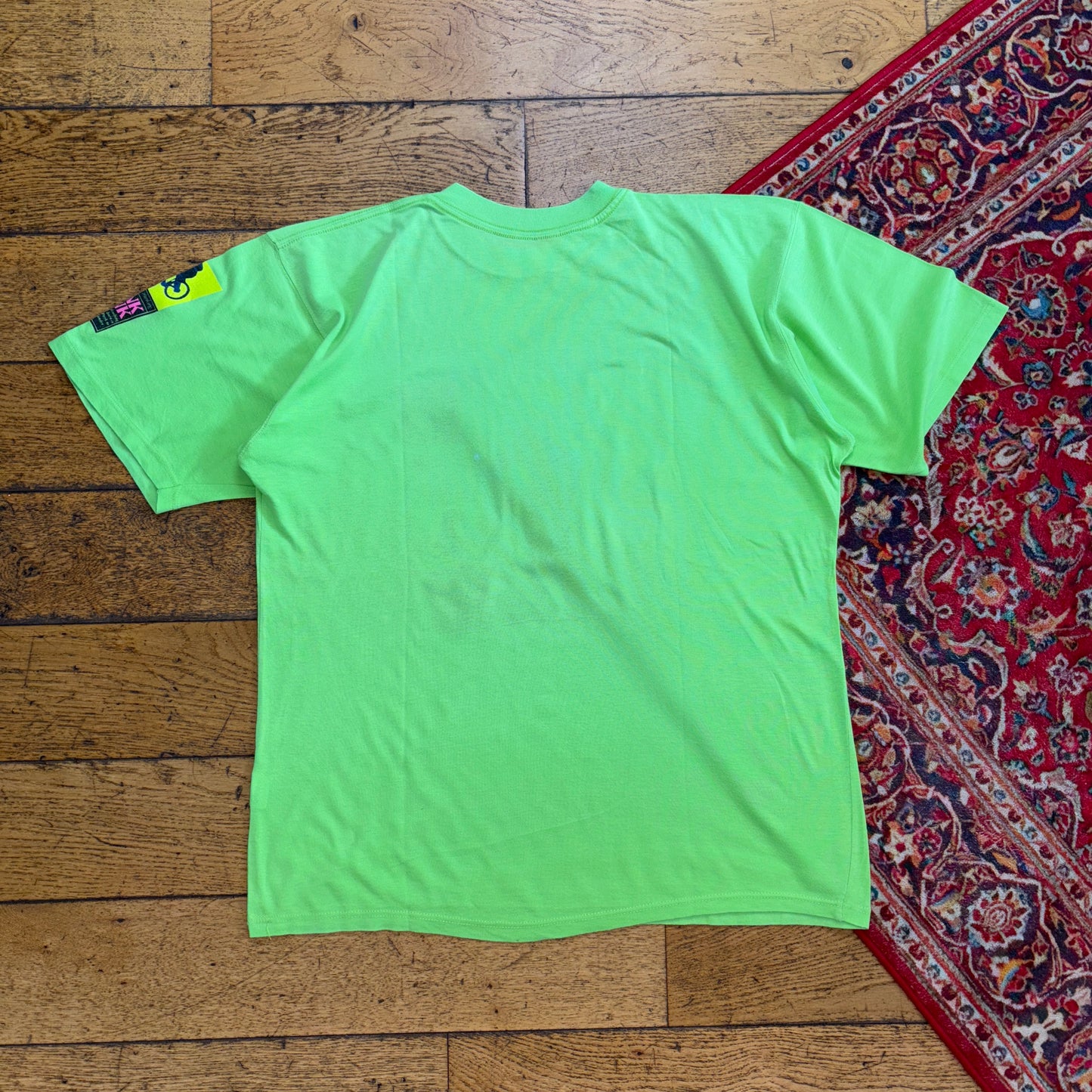 Vintage Think Pink Mountain Biking Green Graphic T-Shirt - M