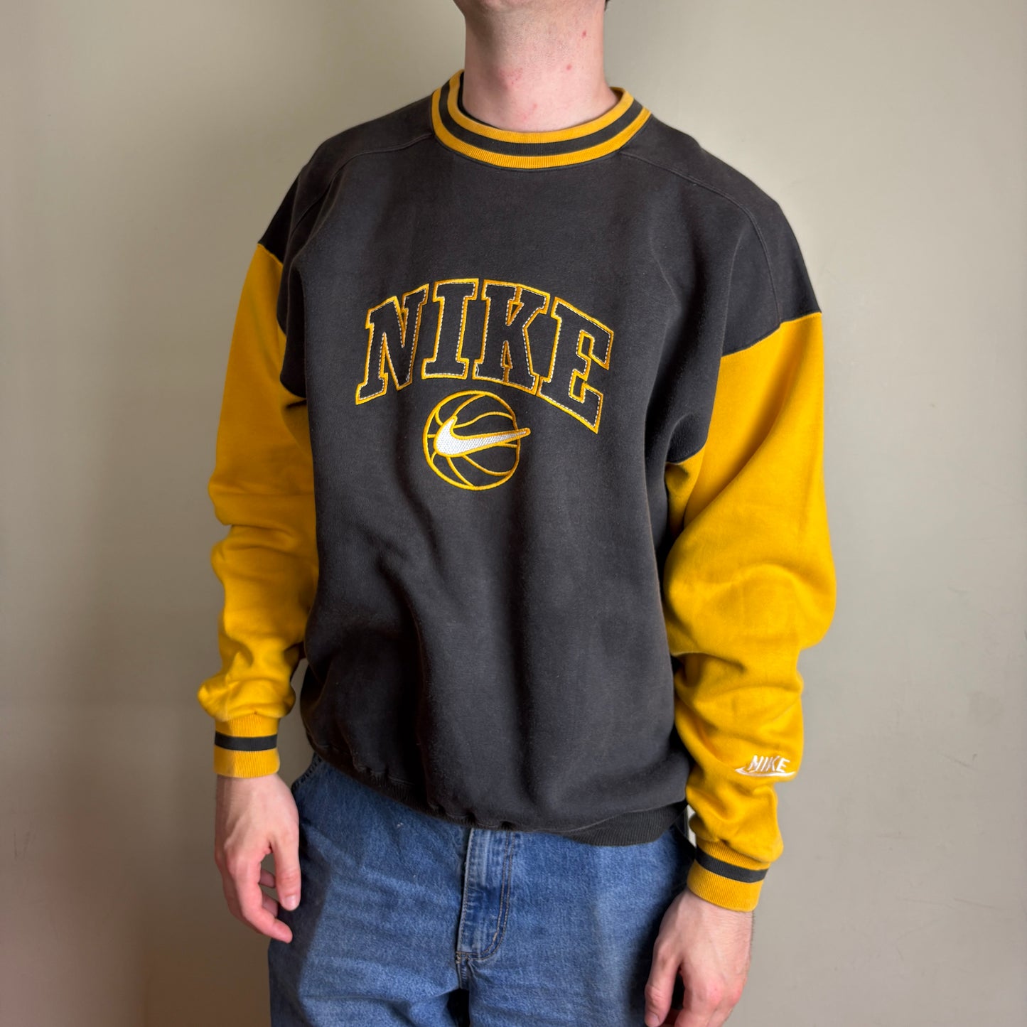 Vintage Nike Basketball 90s Black Yellow Embroidered Sweatshirt - XL