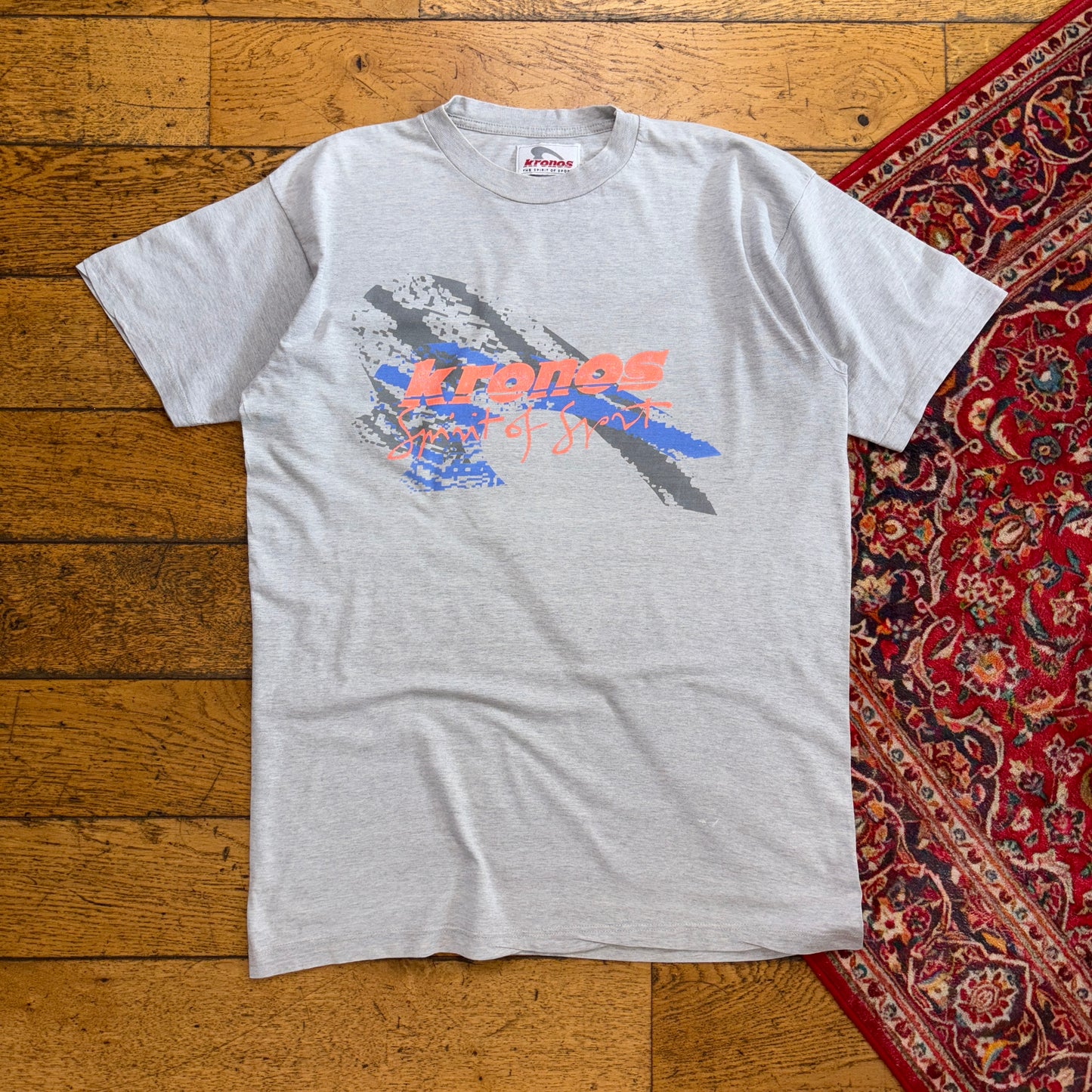 Vintage 90s Grey Kronos Sport Graphic T-Shirt - M