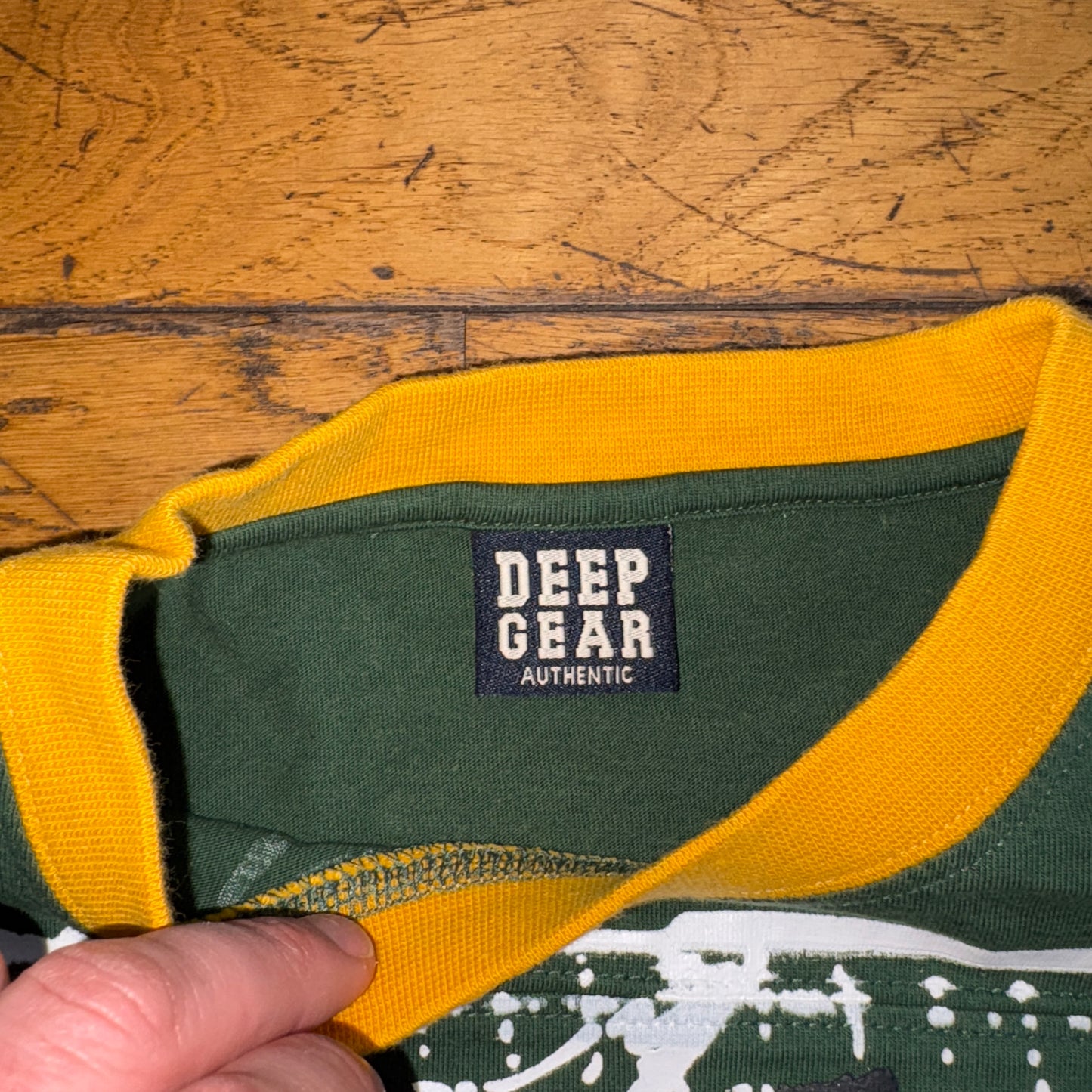 Vintage Brazil Green Deep Gear Graphic Vest T-Shirt - S