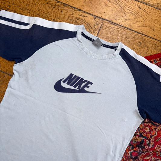 Vintage 00s Nike Blue Y2K Graphic T-Shirt - L