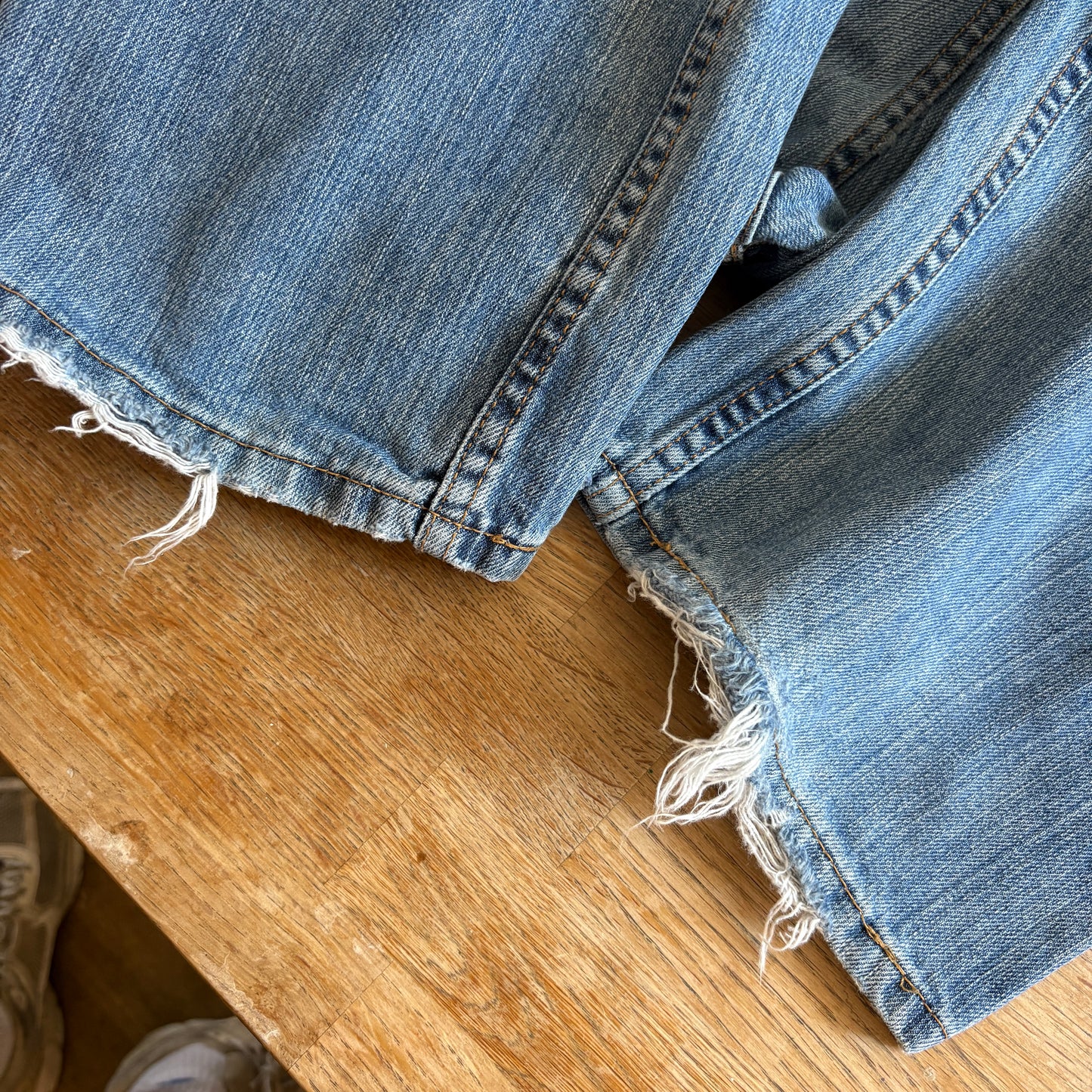 Vintage Levis 569 Baggy Blue Denim Jeans - 38R