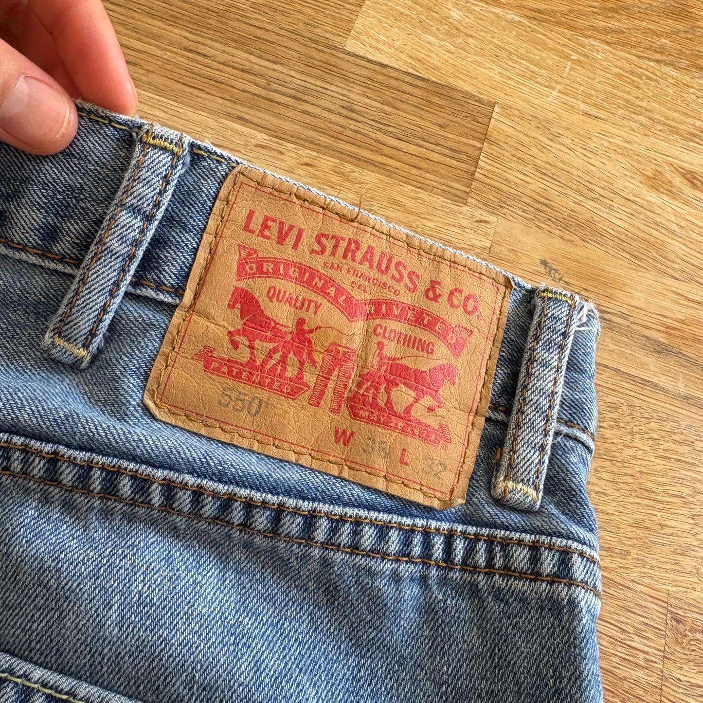 Vintage Levis 550 Baggy Blue Denim Jeans - 38R
