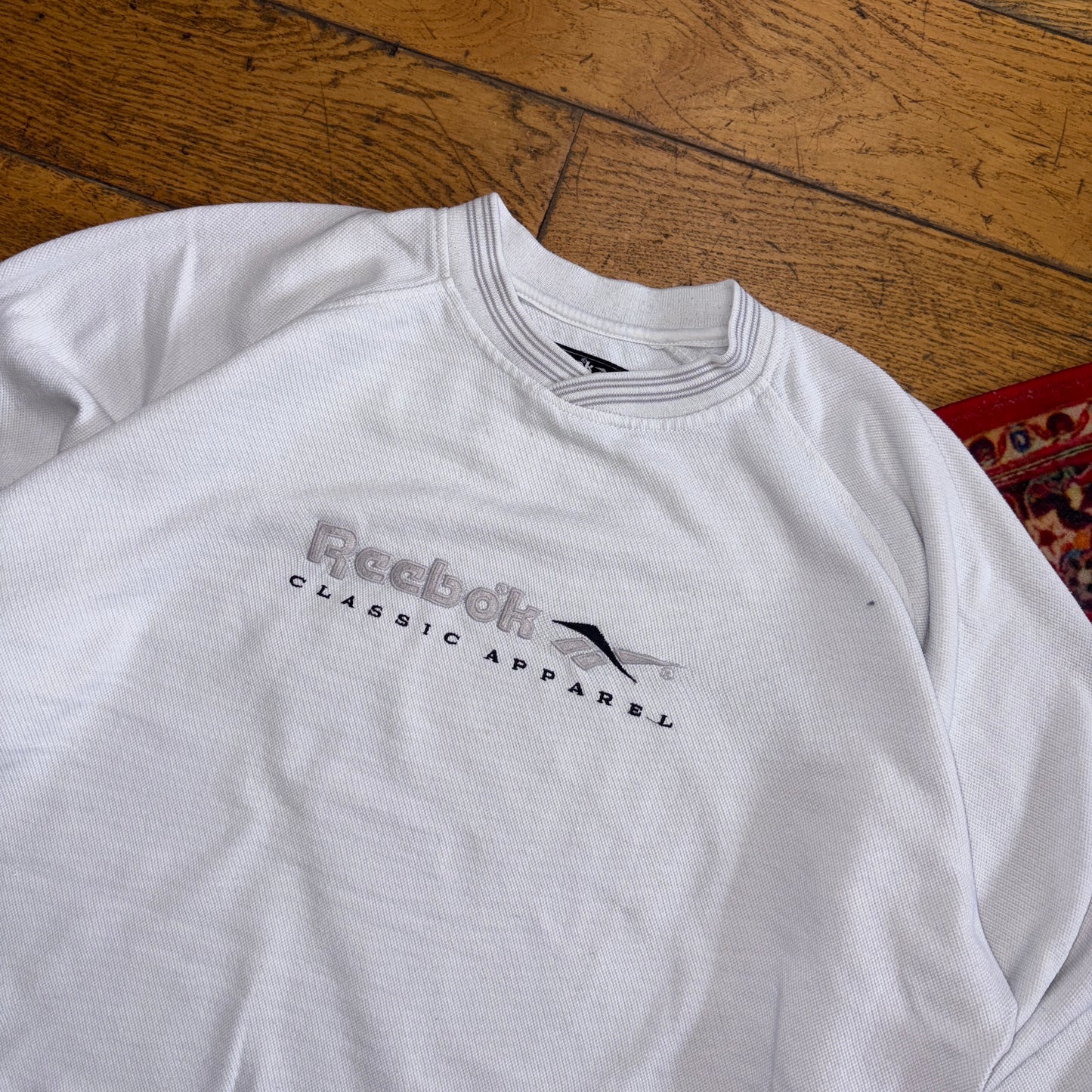 Vintage 90s Reebok White Boxy Embroidered Sweatshirt - L