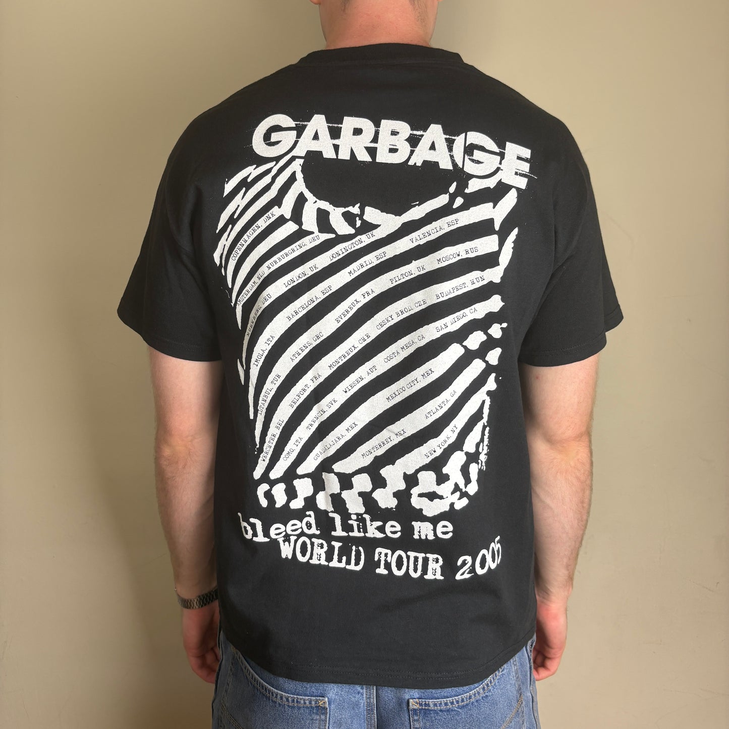 Vintage Garbage 2005 Bleed Like Me Black Band Music Tee Graphic T-Shirt - S