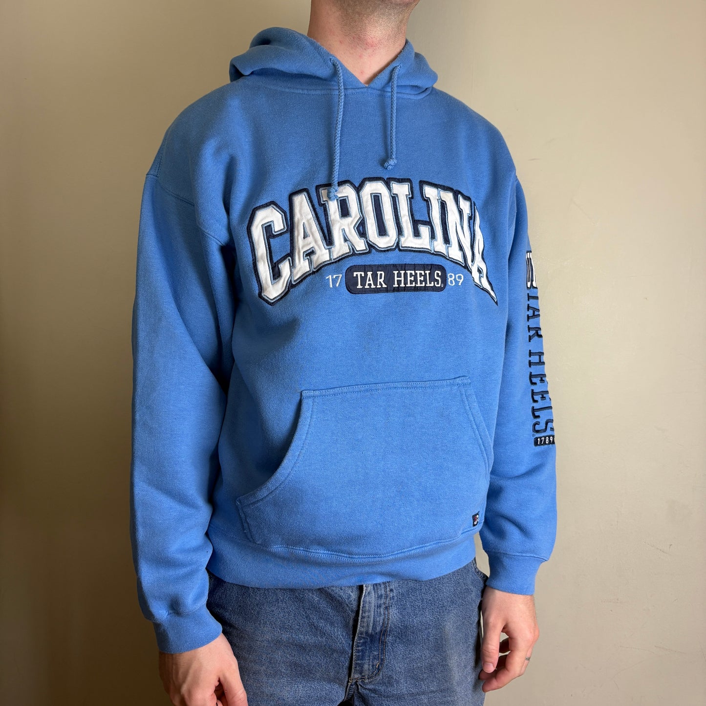Vintage Carolina Tar Heels Blue Basketball Hoodie Embroidered Sweatshirt - L